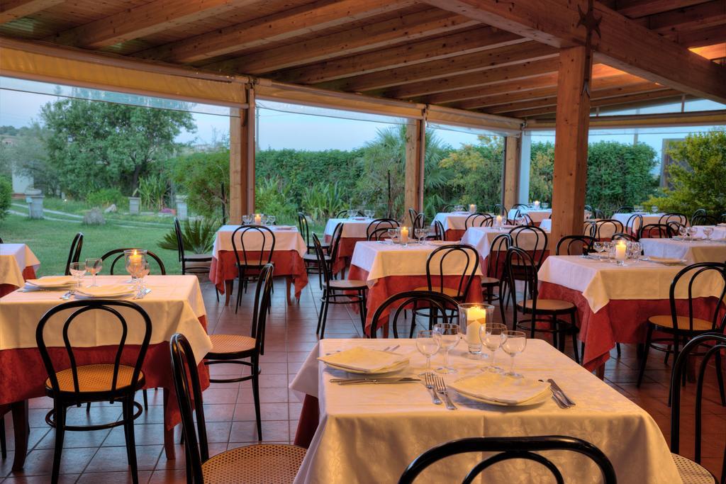 Agriturismo Biologico Corte Aragonese Santa Maria di Licodia Extérieur photo