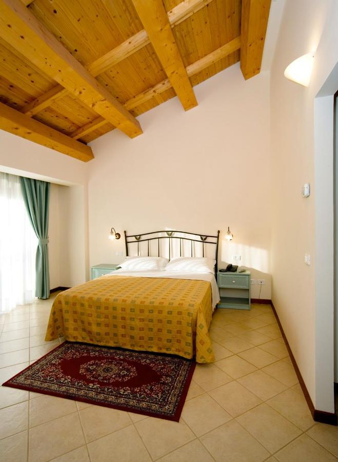 Agriturismo Biologico Corte Aragonese Santa Maria di Licodia Extérieur photo